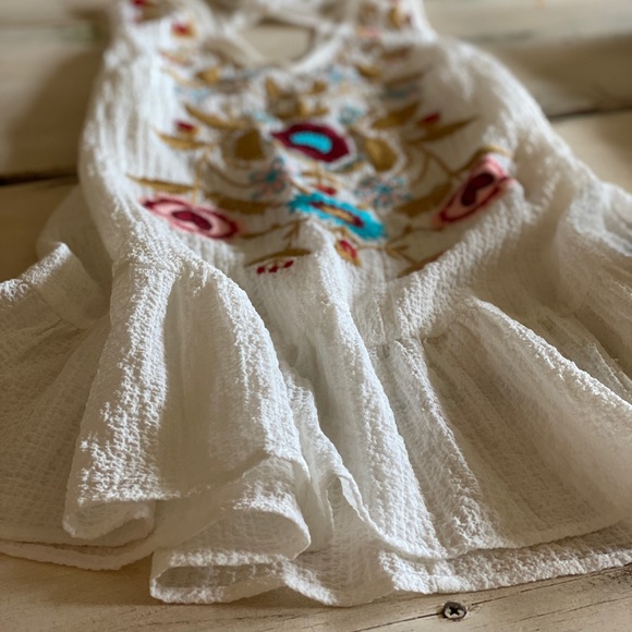 Sleeveless flowy top - Picture 3 of 5